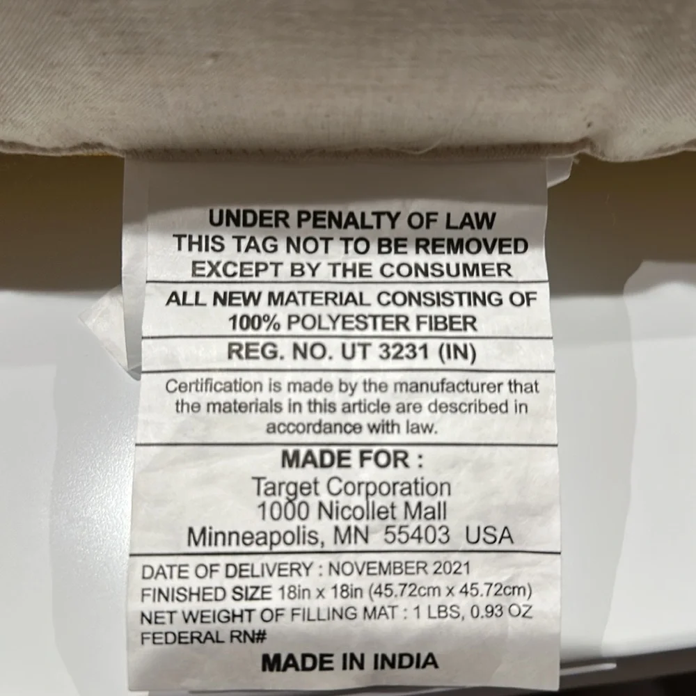 🌸NEW BUNDLE Of 3 THRESHOLD DECORATIVE PILLOW 18in x 18 in NEW WITH TAGS.